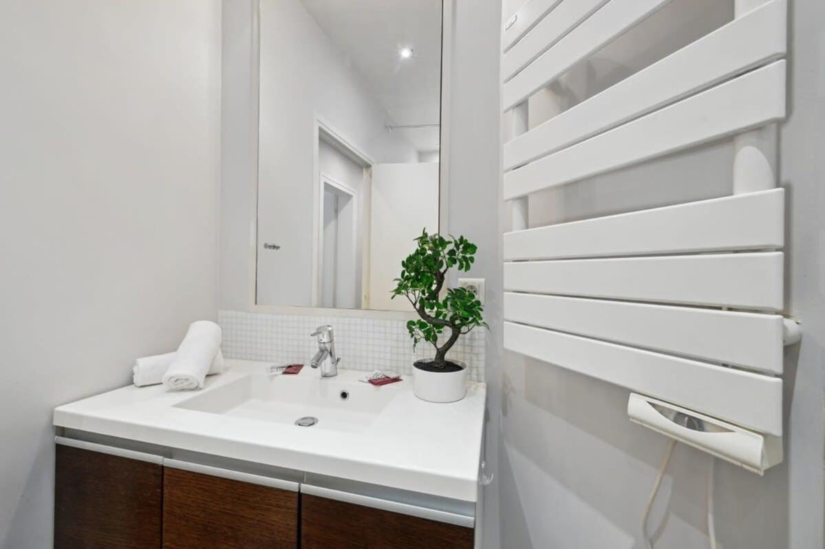 1Br Champs-Elysees - Cityapartmentstay Paris Exterior photo